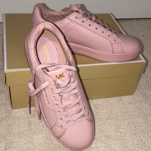 New w/ box dusty rose Michael Khors shoes size 7